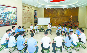 柳工團(tuán)委組織優(yōu)秀青年代表開展“午餐黨課”