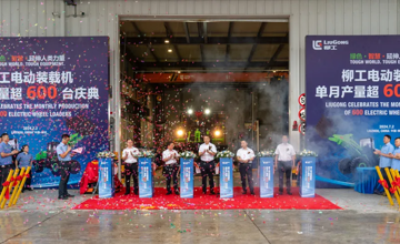 再創(chuàng)新高！柳工裝載機單月海外銷量超1000臺！