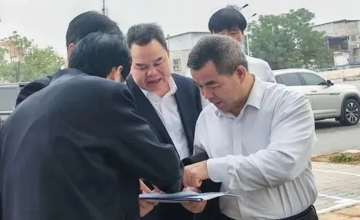 自治區(qū)國(guó)資委黨委委員、副主任唐愛斌到柳工調(diào)研