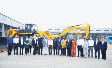 十余國(guó)大使齊聚柳工 共譜柳工國(guó)際合作新篇章 “一帶一路”沿線國(guó)家駐華大使和使節(jié)到公司參觀訪問