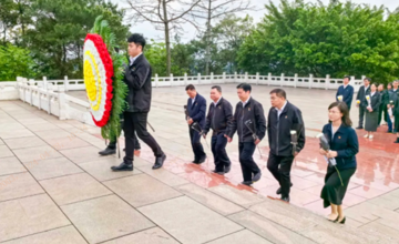 集團(tuán)機(jī)關(guān)黨支部開(kāi)展“緬懷革命先烈，弘揚(yáng)民族精神”清明祭掃主題黨日活動(dòng)